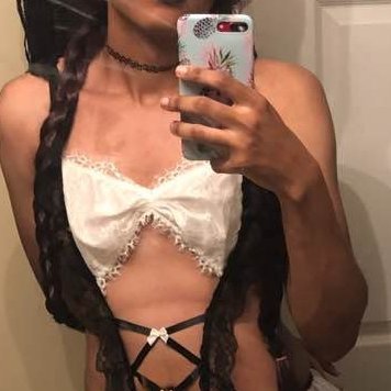 Uma Sissy Pretinha e safada - A black sissy Whore