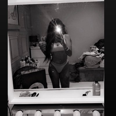 princesssoph812's profile picture. 21 crazy mixed race peittie brunette 🍑😋……. https://t.co/64KjAaOGxn.