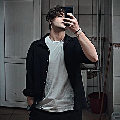 Aliiunlx's profile picture. Ankara üni