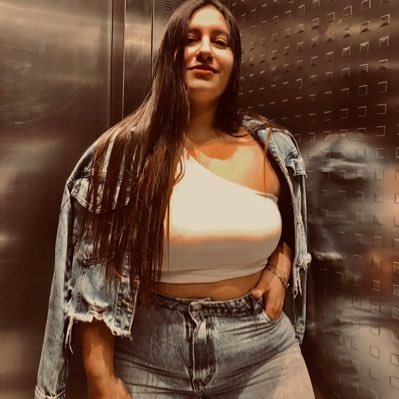 YuCastellanos0's profile picture. 🤍✨🫶🏻🏝️🌅🧸🪿🐚🪐🫧