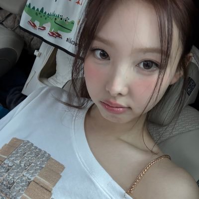 Dayisfartolong's profile picture. 전 창원에 살고 정신병자예요