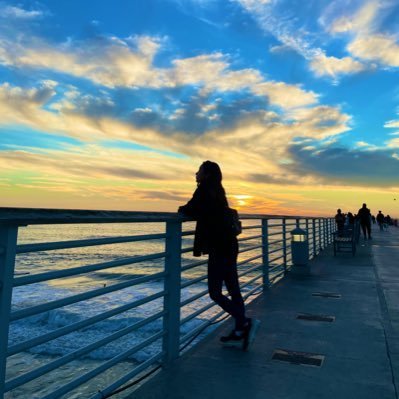 My interests are diverse 🌈, from yoga 🧘 to traveling 🌍, and each hobby makes me feel fulfilled and joyful 😄.