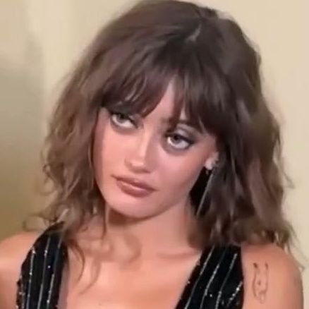 Ella Purnell but dumber 🦋 Profile