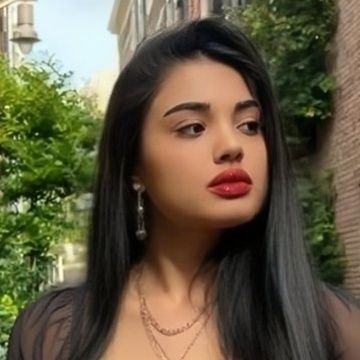 hayat sana belki adil davranmayacak ama sen bu adaletsiz dünyada adil bir yaşam sürmelisin.