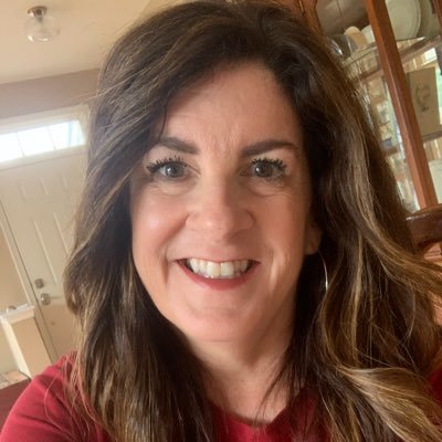 Writes twisty thrillers! Loves books, coffee, and my beach chair. TELL HER SHE’S NEXT (2027) Rep’d: @seymouragency 📚🏖☕️