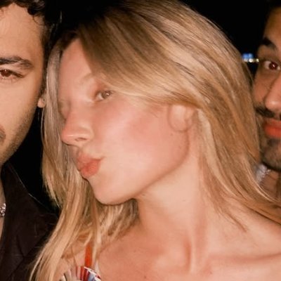 sevgiiii111's profile picture. 