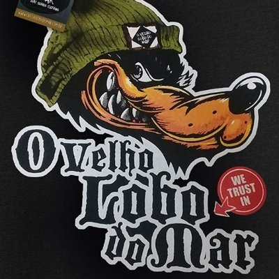 Marca de camisetas exclusivas para amantes do oceano, surf e vida marinha. Nosso ponto de encontro para quem vive e respira o mar. ⬇️