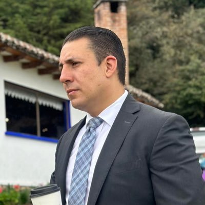 Peatón | Doctor en Derechos Humanos | Doctor en Derecho Procesal | Doctor en Gestión de Riesgos