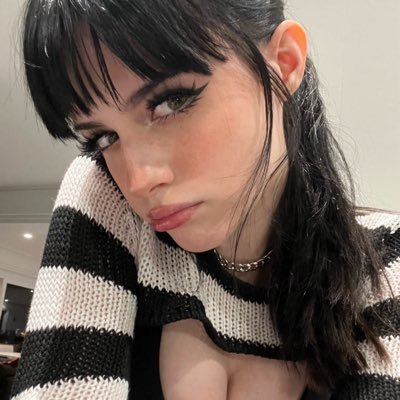 annie20978's profile picture. easy-going🕊️