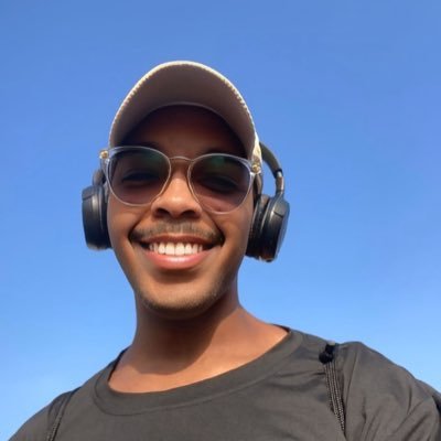شخص رهيب مدون طعام يوتيوبر متعدد الشغف و المواهب🤍