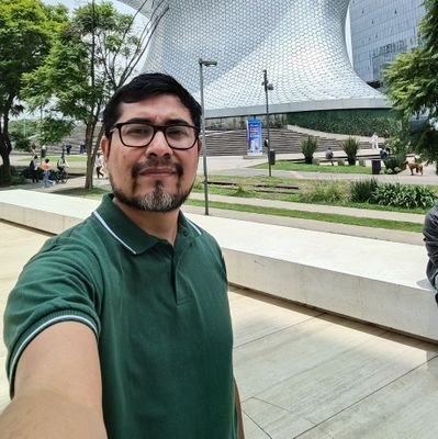 Paintballer, mexicano, chivista, honesto de a madres, semi-economista... No creo en el destino, uno hace lo que uno quiere. Y odio a todos ;)