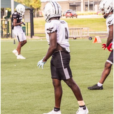 Juco Product | | 5’7 172lbs| |God First🙏🏾💯 | |Psalms 4:6| | | #3463801688 | John 3:16🙏🏾| 3.5 College Gpa