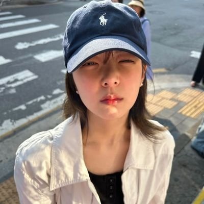 yenahillary's profile picture. go girl #jisoo & #lia❤️‍🔥