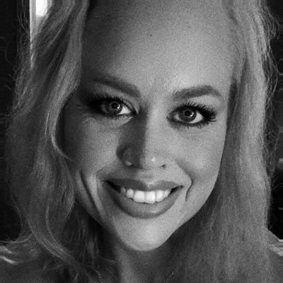 Wife💍 Mom of 2 👩👧👦 Autism Advocate 🧩 #SpacesHost Owner of PLD & Founder of SMIRK #wearethepeople #livingsober 16 months sober #inmywellnessera ⬇️ 145 lbs