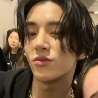 finipapoi's profile picture. young ariana run pop | cunt