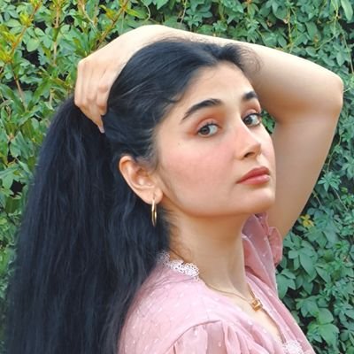 atnk129's profile picture. آدمِ بدقلقی که رگِ خوابش شعر است.🌩️