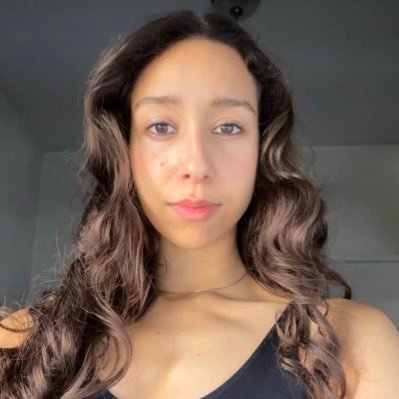 Nuclear engineer in the making. Passionate ballet dancer. Midnight reader. Unapologetic thinker. Peatsloping everyday. Art is beauty and beauty is life.