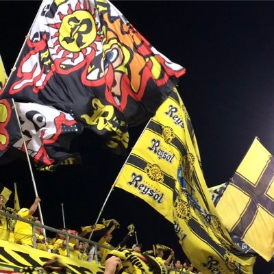 レイソル箱推し💛⚽️絡みのクスッと笑える楽しいのにいいねするの好きです＊コロナ前は柏熱1階住民＊雑多垢から⚽️垢作り直し中 ＊♪好き