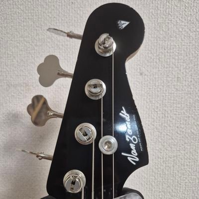 心霊大好き。70s~90s邦楽、洋楽問わずパンク、メタル、ハードロックもだいすき。ベースもだいすき。
愛機はVanzandt❤