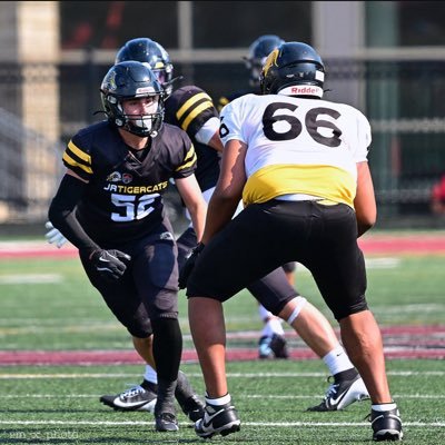 5’11 190lbs | DE | Hamilton, Ontario | 3.5GPA | https://t.co/dKLES4KIGq | DMs Open🌟