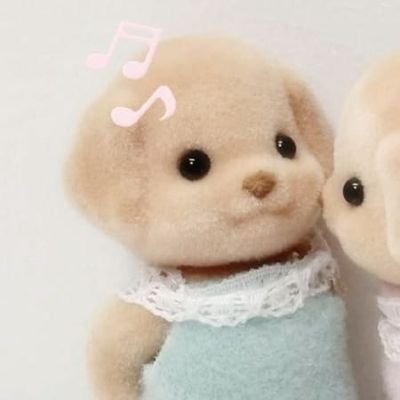 beatristee_'s profile picture. 