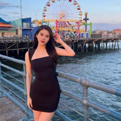 _y__s's profile picture. 🦋Fitness freak: I burn calories by jumping to conclusions🦋