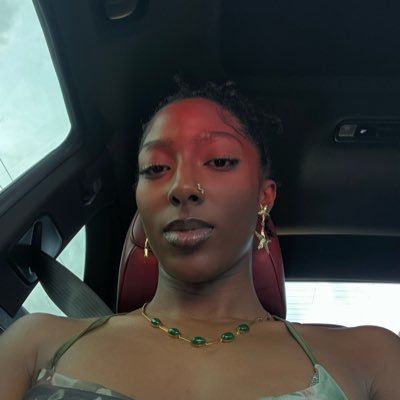 DoseOfChels's profile picture. jewelry designer & curator