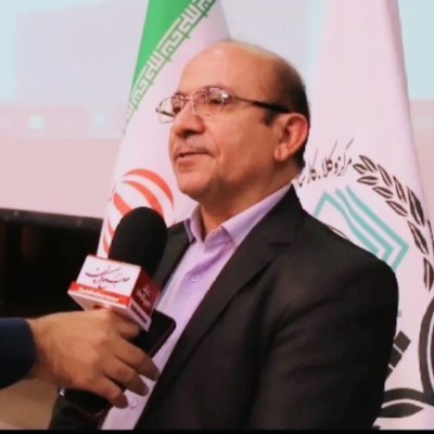 وکیل دادگستری؛ عضو شورای عالی وکلا؛ مدرس حقوق و ادبیات؛ نویسنده و ناشر حقوقی؛ دارای گواهی وکالت تخصصی در جرایم اقتصادی.