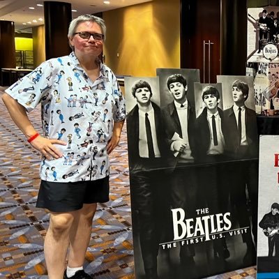 Born down in a dead man's town. Beatles/Bob Dylan fan, movie buff, Jeebie, liberal.