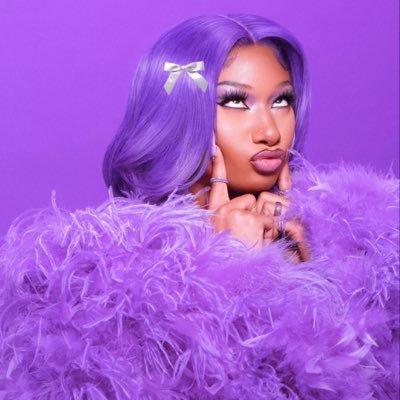 lilacbunniee's profile picture. THEE lilac princess 💜🐰👑