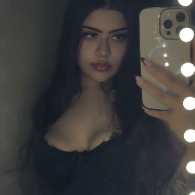below average gamer :D | twitch: itsnessaa_ ♡