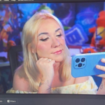mom | she/her | professional streamer & content creator | twitch partner | youtube partner | @rocketleague partner | business inquiries 📧: widow@fenixdown.co
