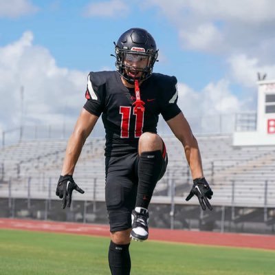 Class of 2026✨⭐️ #StudentAthlete⚡️ Football 🏈(OLB/EDGE, TE/slot) (5’11 195lbs,) 📞(863-873-9857) 🏋🏼STATE QUALIFIER🏋🏼
