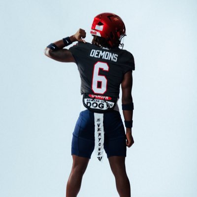 All State Track ATH | Lugoff-Elgin High ‘26 | #6 | RB/DB | 5’11 186lbs | Phone (803) -220-9819 https://t.co/YjA1DyKcRW