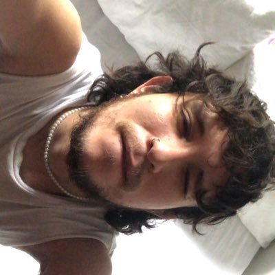 tucrybaby99's profile picture. 