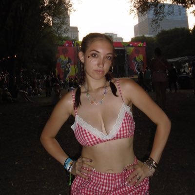 l0cal_fangirl's profile picture. i knew everything at 18 but nothing at 22