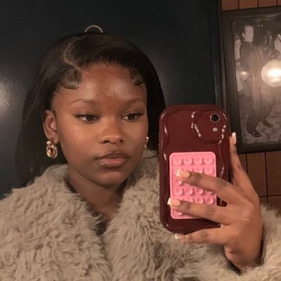 sm_hermione's profile picture. 