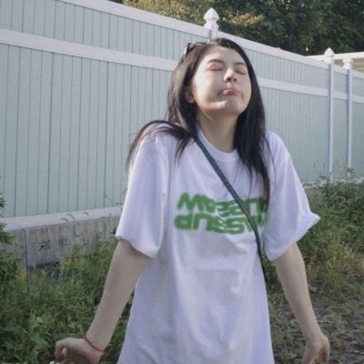 klL4fp21YPUPWJT's profile picture. 追加許可してます😊 プロフィール読んでから連絡してね