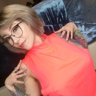 I’m available for full body massage therapist 😍🤩✋🏻