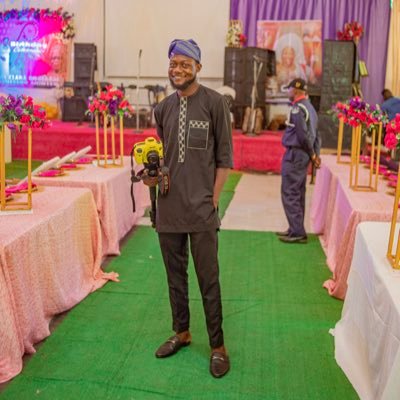 Photographer || co-founder @binagunigltd transport and real estate company. 🇳🇬🇳🇬 SA Students to @honafuapema
