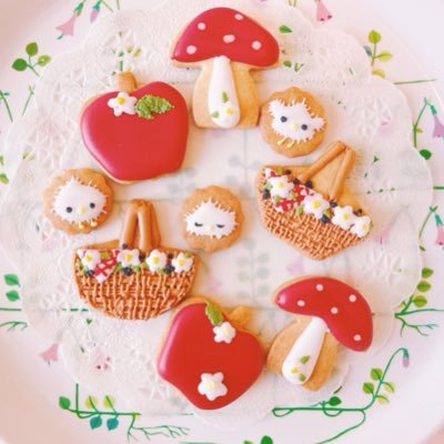 ログアウト中。あまいものを食べたり作ったり/白いおうちと時々カフェ*⑅/北欧ビンテージショップ勤務/北欧で撮った写真も𓂃𓈒 𓂂𓏸