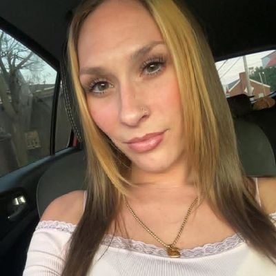 Niamh8190's profile picture. I have a lot of thoughts that rarely slow down 👽
Complicated 💔💔
Just feed me tacos and tell me I'm pretty 🤷‍♀️
Half Irish 🇮🇪 and half American