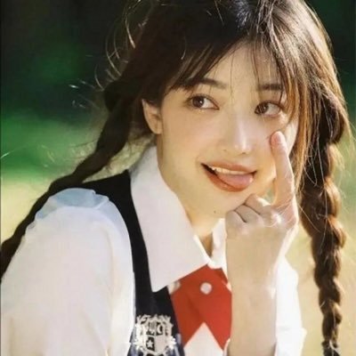 lEus5aCv2l9PHU's profile picture. 