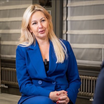Pomagal bom 20 ljudem zasluziti 2000 € na dan, a ko jih dobis, mi das 10%. Vprasai me kako. to bo prav dobro Content