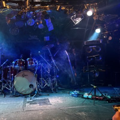 OE2eFXWt4H90537's profile picture. 🎸