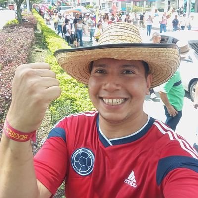 Ibaguereño social democráta 🚩el cual tiene un sentido de servir la sociedad para hacerla prospera y una democracia auténtica.