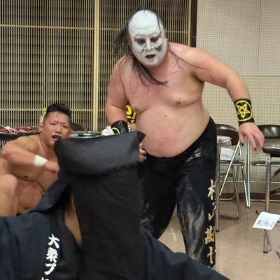 大衆プロレス松山座練習生の黒子です。
よろしくお願いします。