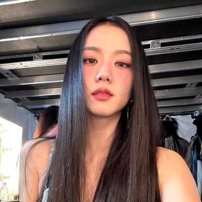 𝐅𝐢𝐜𝐭𝐢𝐨𝐧𝐚𝐥, 1995 — Her voice carries pieces of her soul. Voice soft like a whisper, #BLACKPINK 𝐊𝐢𝐦 𝐉𝐢𝐬𝐨𝐨.