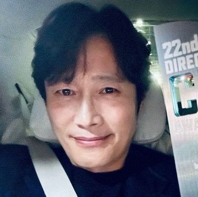 22, he/him. PhD in Hwang In-ho studies, supervised by Lee Byung-hun 🩷🔞 Proshippers DNI. header art by @inhosmile