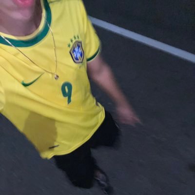 estroviigz's profile picture. 